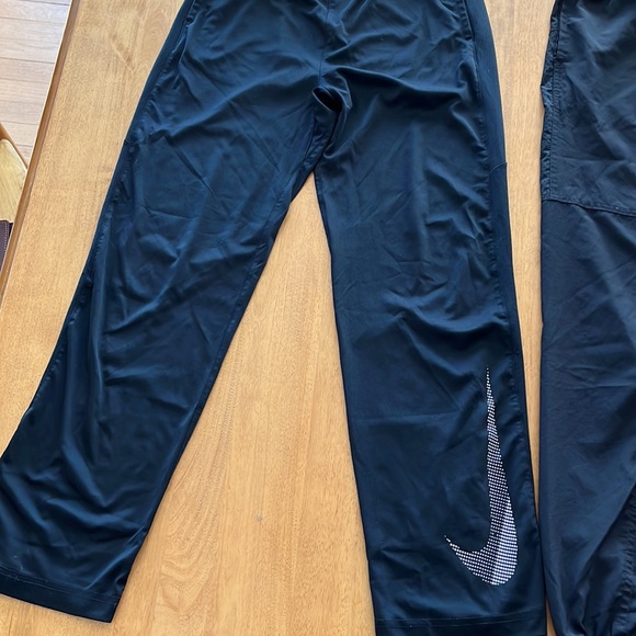 Boys Nike dry fit pants - Picture 2 of 7